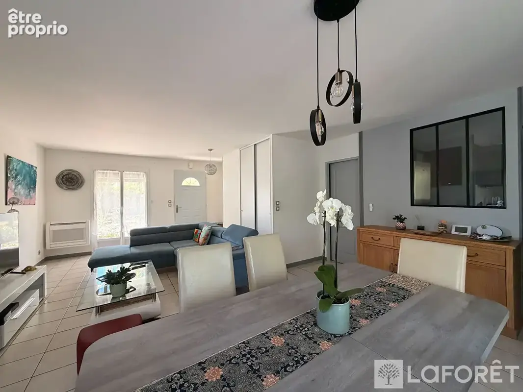 Maison de plain-pied avec garage et jardin clos - photo 4