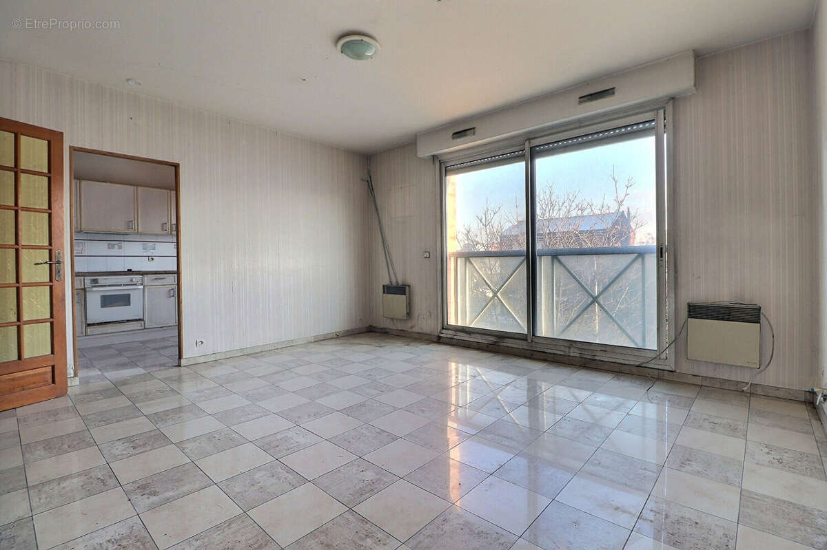 Appartement à LA COURNEUVE
