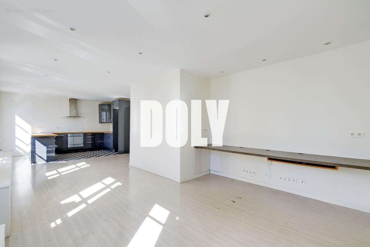 Appartement à PARIS-18E