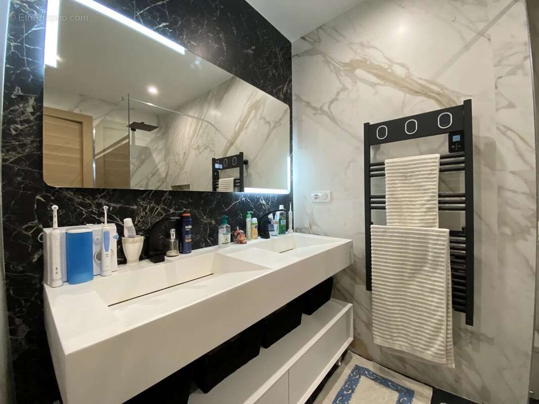 Appartement à ROQUEBRUNE-CAP-MARTIN