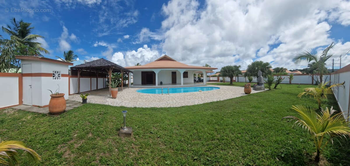 Maison à REMIRE-MONTJOLY