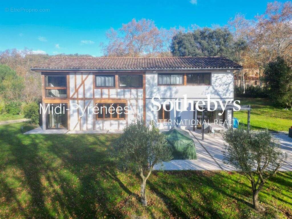 Maison à SAINT-SULPICE