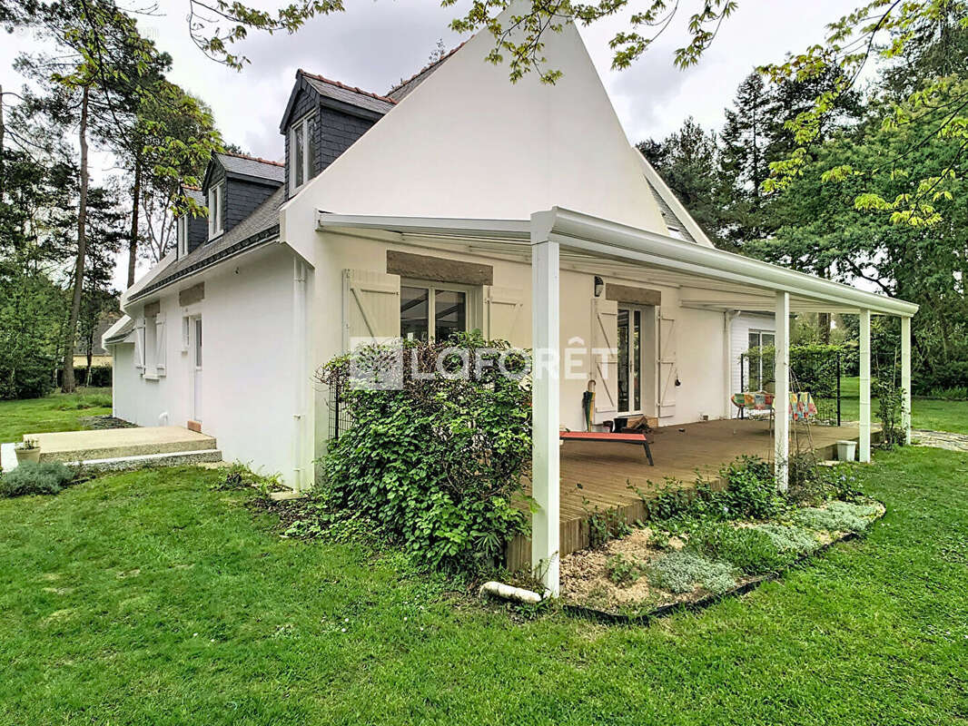 Maison à MONTENEUF
