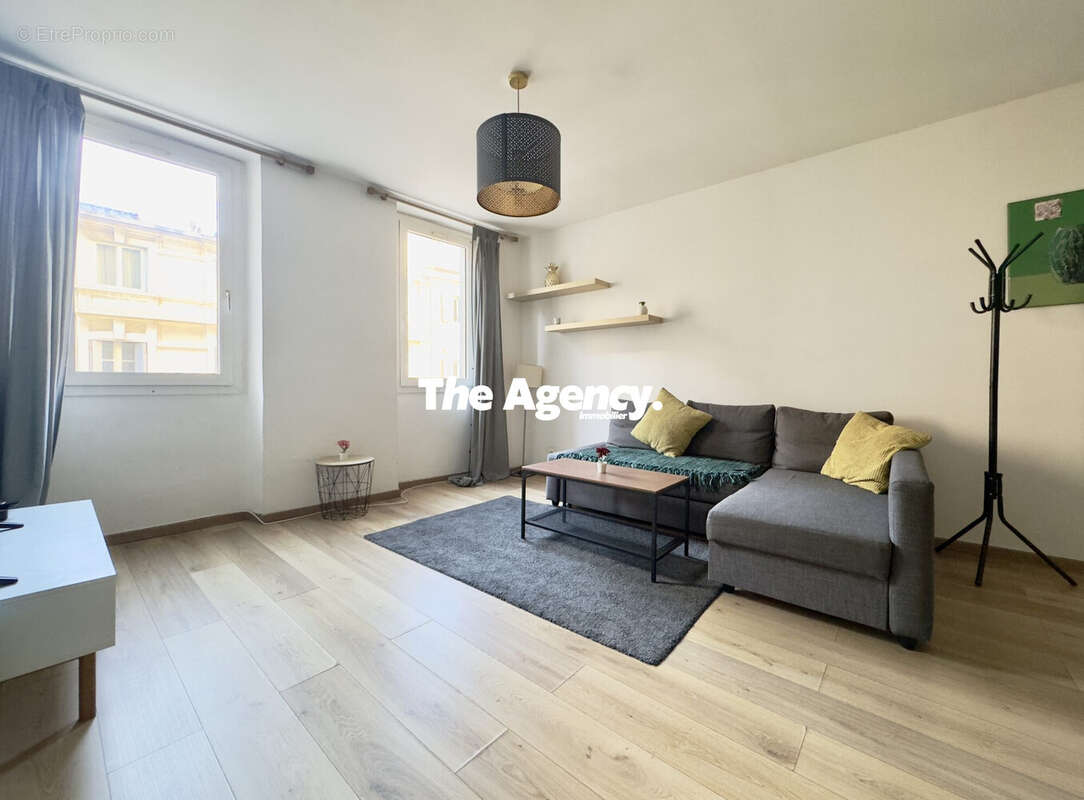 Appartement à MARSEILLE-1E
