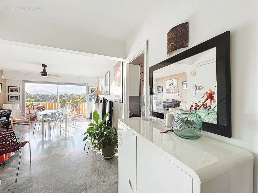 Appartement à LE CANNET