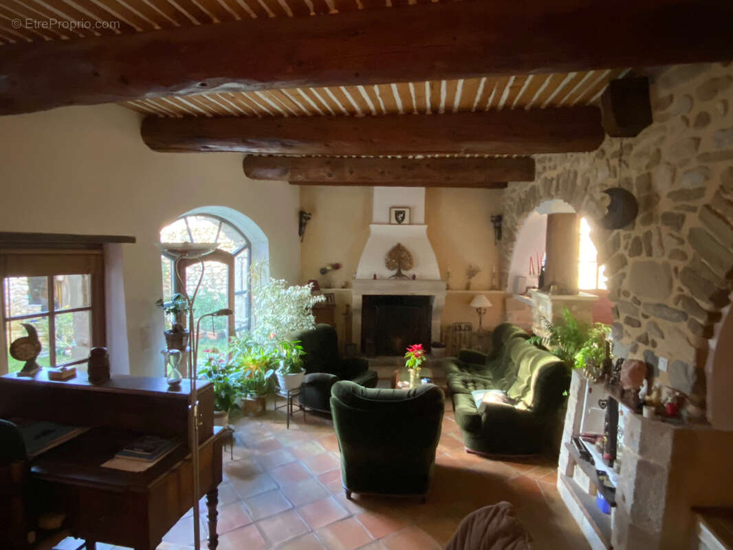 Maison à MIRABEL-AUX-BARONNIES