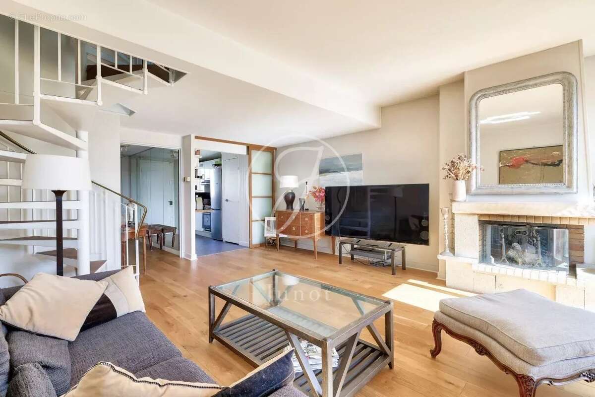 Appartement à GARCHES