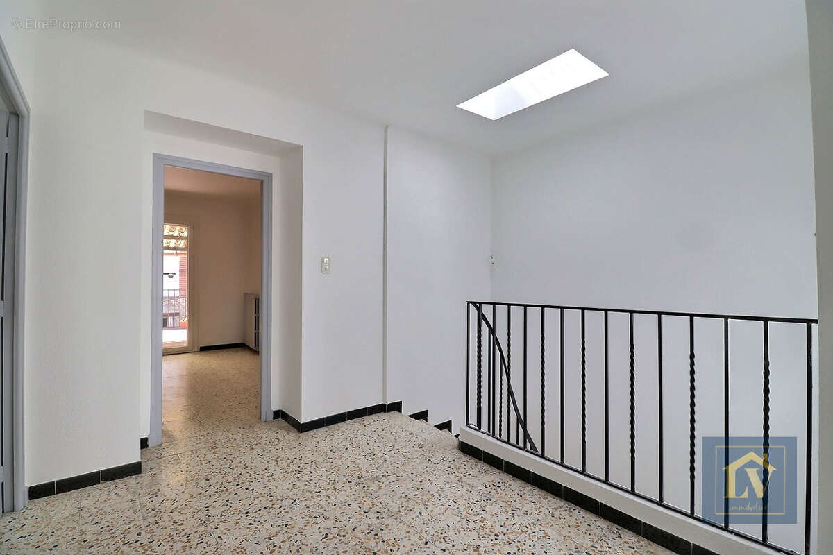 A vendre maison 5 pièces avec garage et terrasse - photo 9