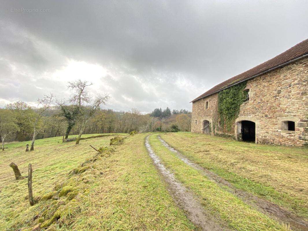 Maison à LE BOURG