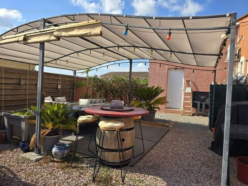 Villa familiale de plain-pied – 181 m² – 5 chambres – piscine – véranda – terrain de 916 m² - photo 9