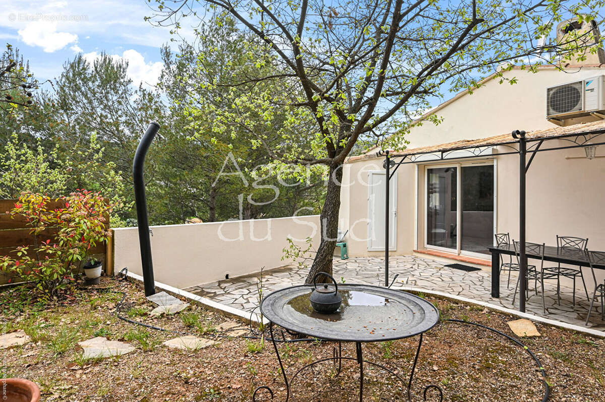 Maison à LA DESTROUSSE