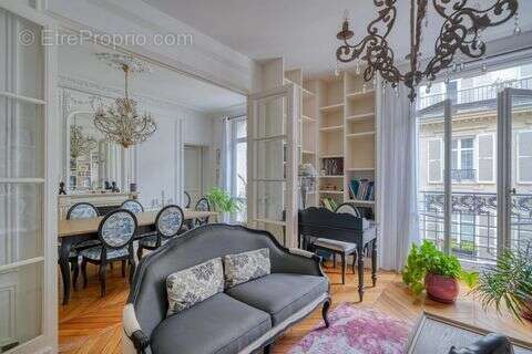 Appartement à PARIS-6E