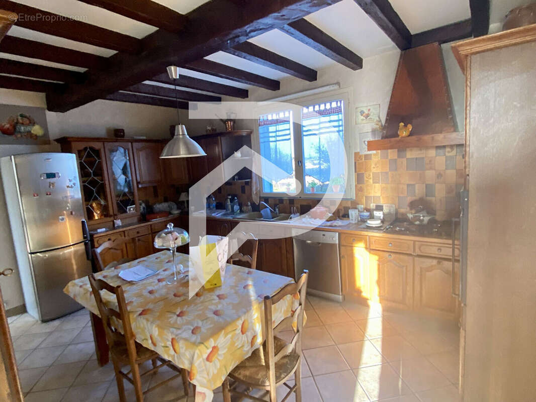 Maison à SAINT-SULPICE-DE-ROUMAGNAC