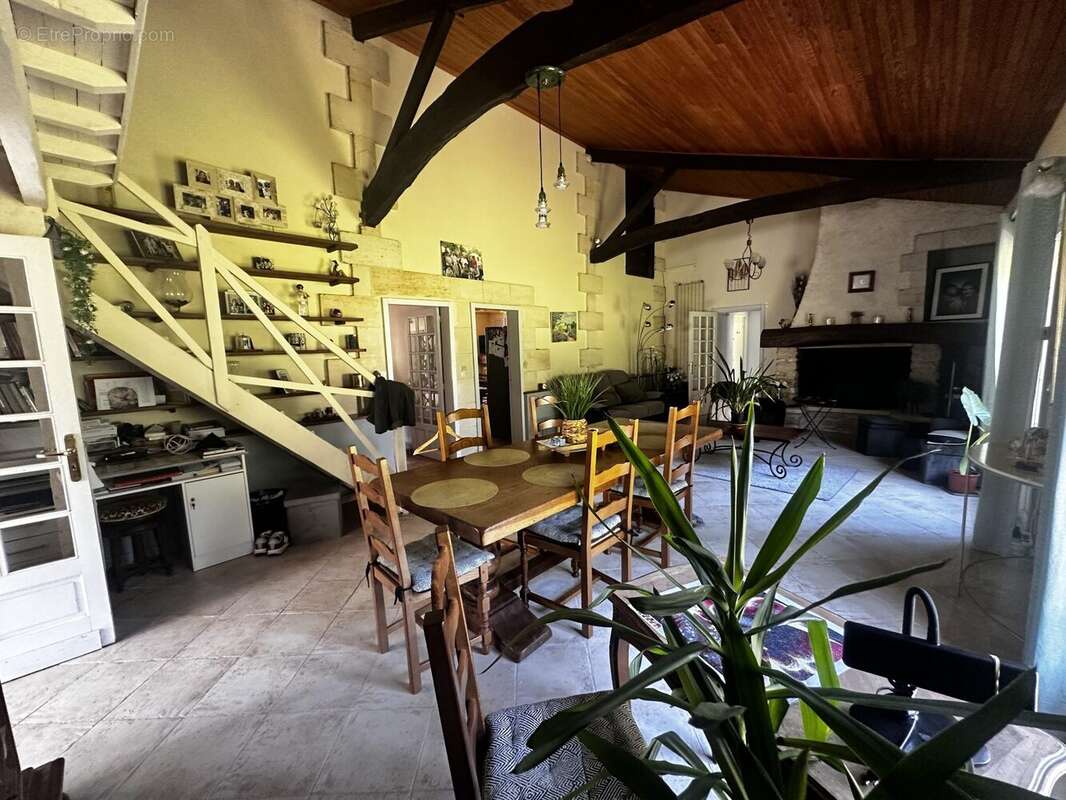 Maison à BAYAS