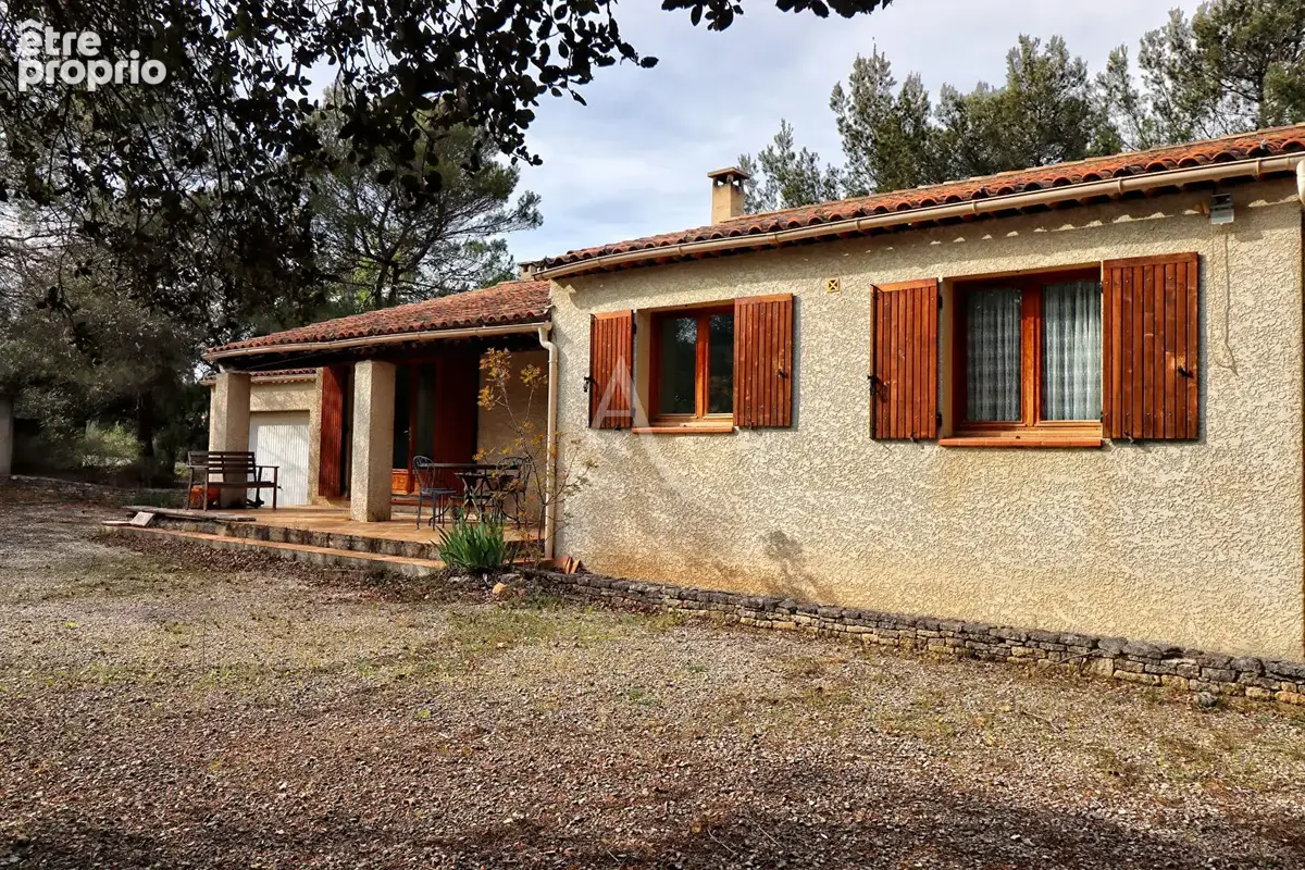 Villa de plain-pied avec terrain de 4554m2 et garage - photo 6