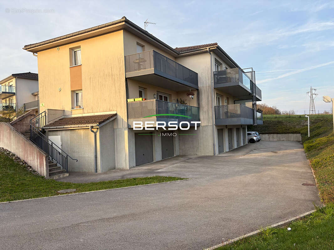 Appartement à SERRE-LES-SAPINS