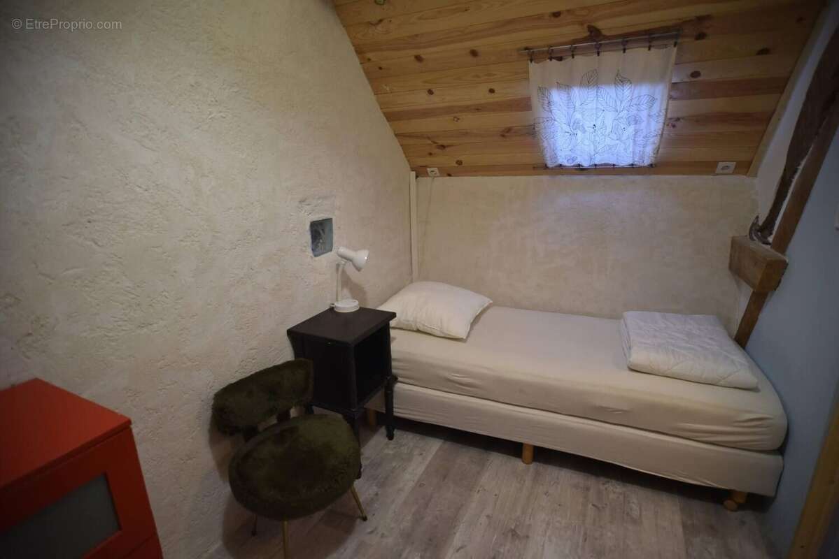 Maison 137 m² à Louroux-De-Bouble  - photo 9