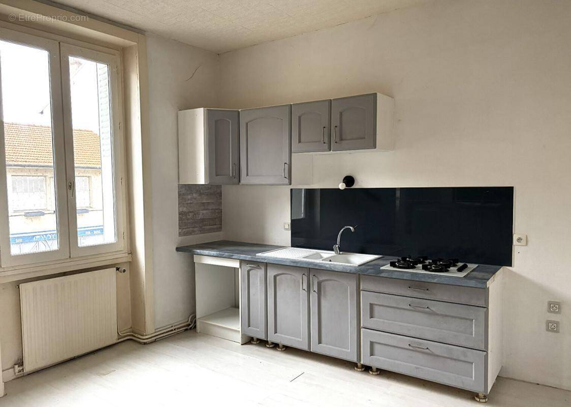 Appartement à MONTROND-LES-BAINS