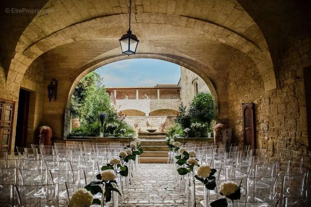 Magnifique château, niché dans un village médiéval - photo 3