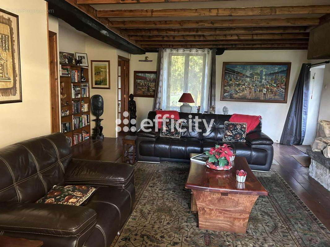 Maison à SAINT-SEVER-CALVADOS