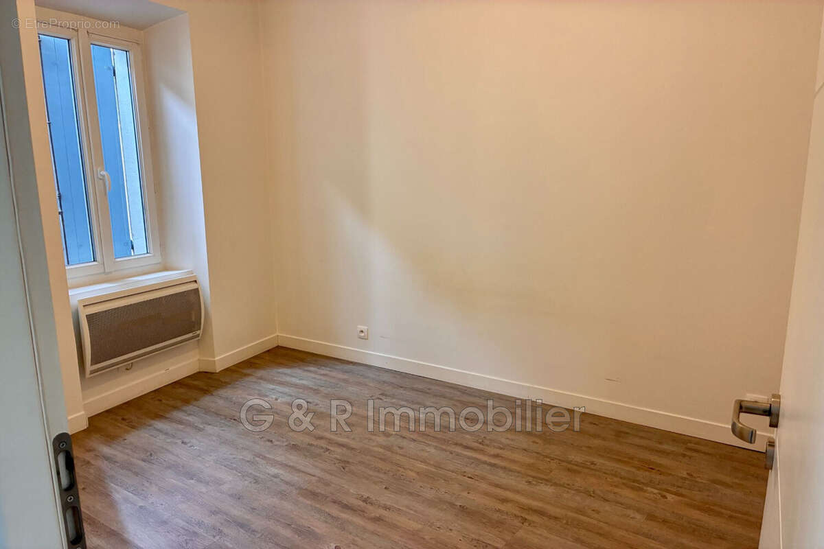 Appartement à LA BOUILLADISSE