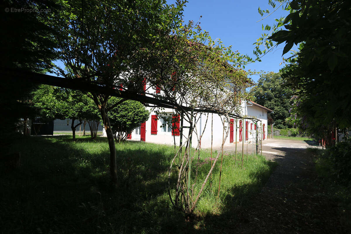 Maison à RIVIERE-SAAS-ET-GOURBY