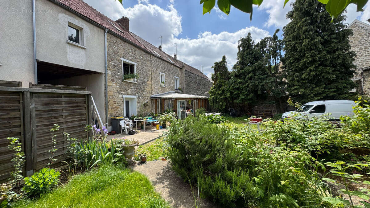 Maison à ENNERY