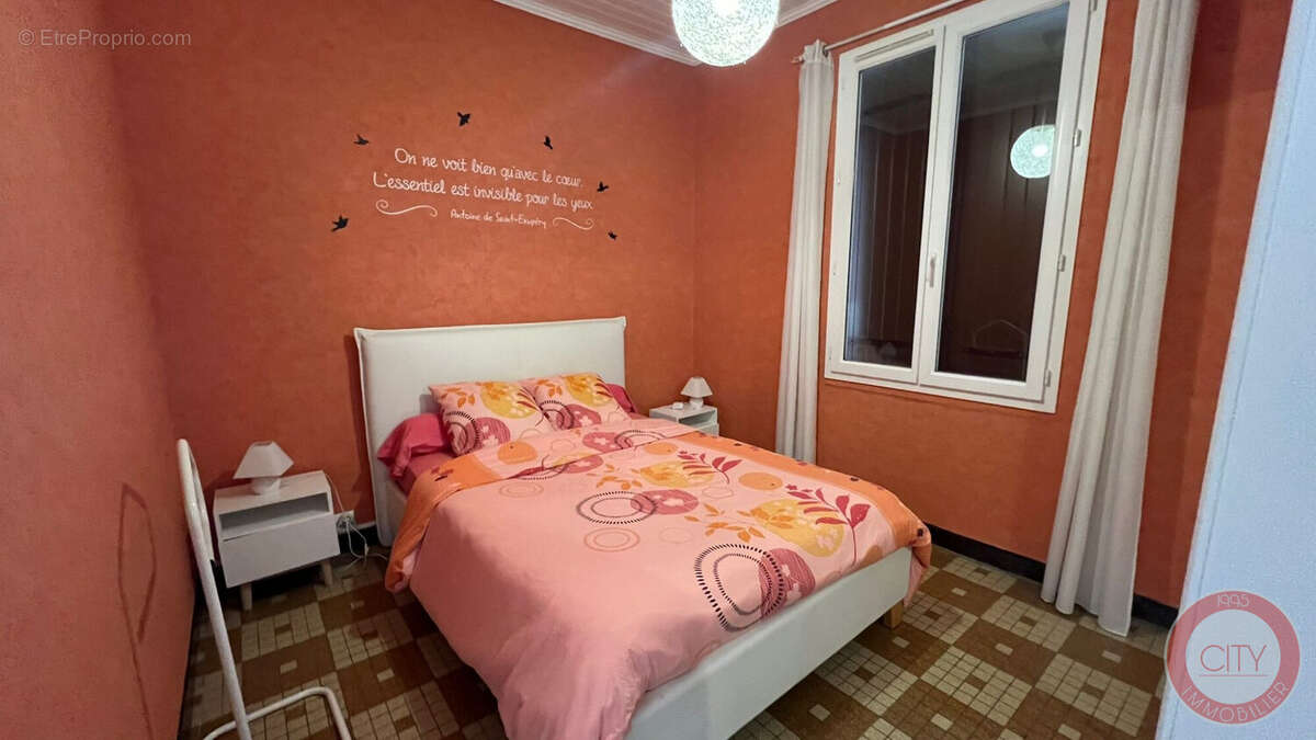 CHAMBRE 1  - Maison à ANDERNOS-LES-BAINS