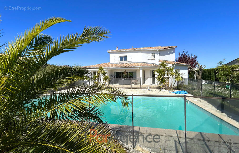 Maison à VAUX-SUR-MER