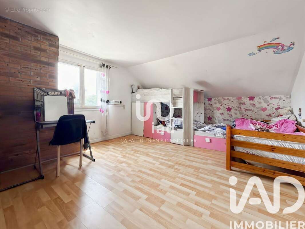 Maison 141 m² à Etigny  - photo 5
