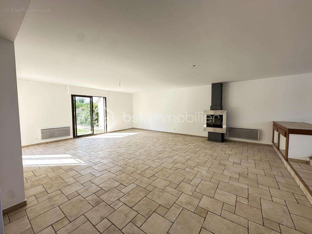 Maison à NANTEUIL-LE-HAUDOUIN