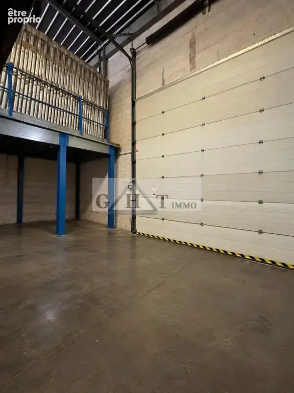 Entrepot + locaux á vendre - photo 11