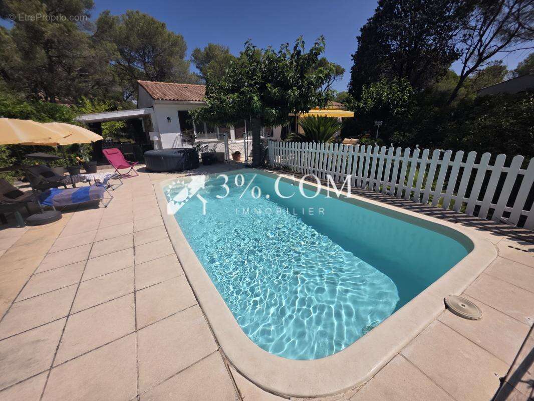 Villa rénovée avec piscine au calme - photo 16