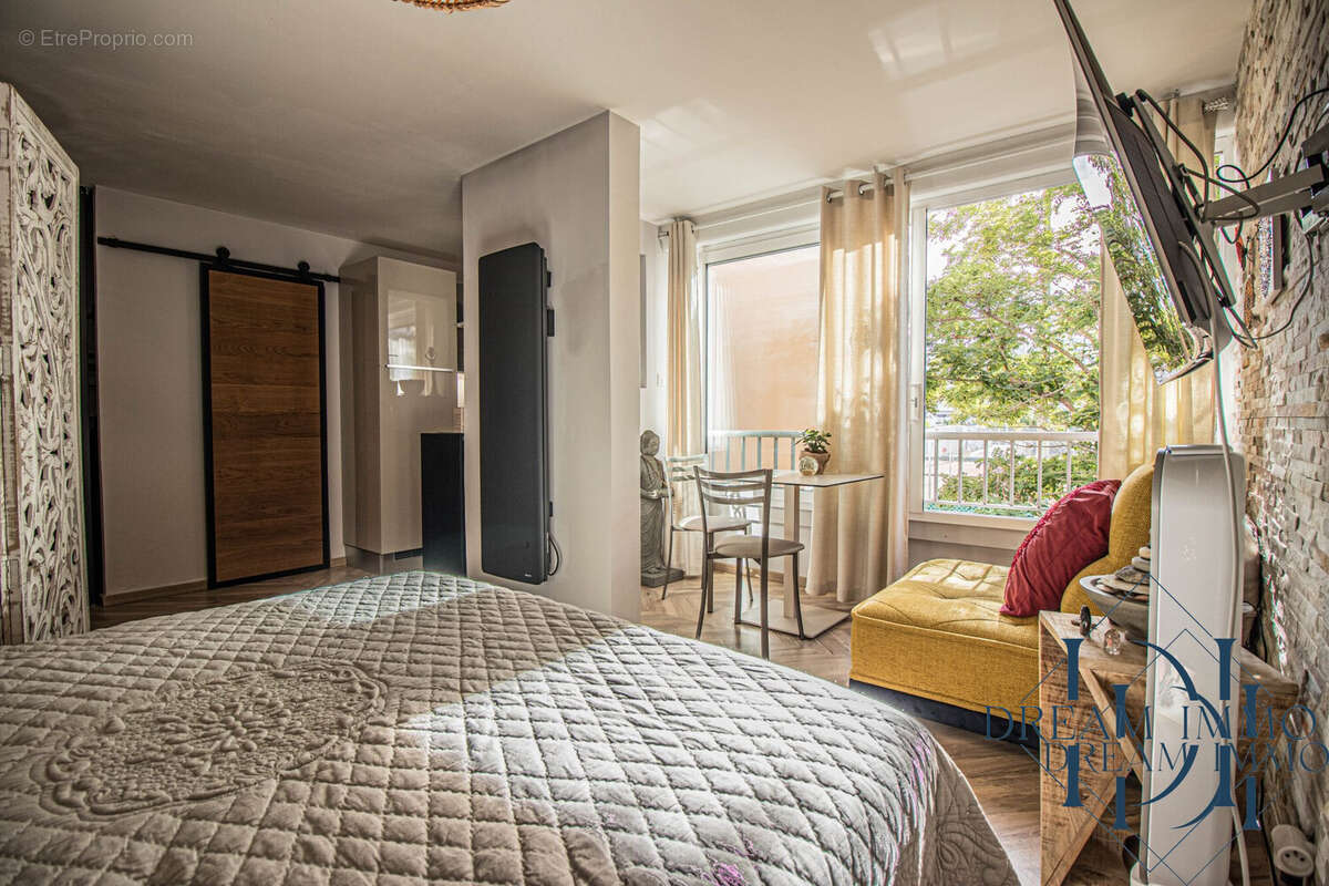 Appartement à MAUGUIO