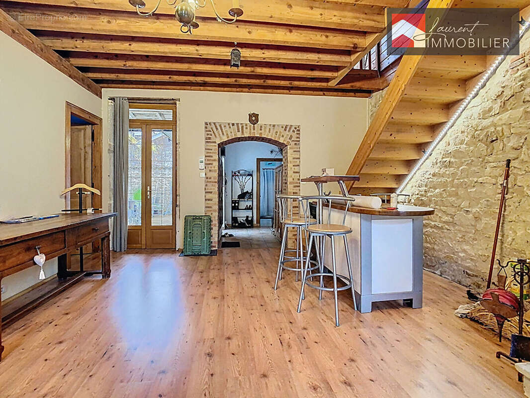 Maison à PONT-DE-VAUX