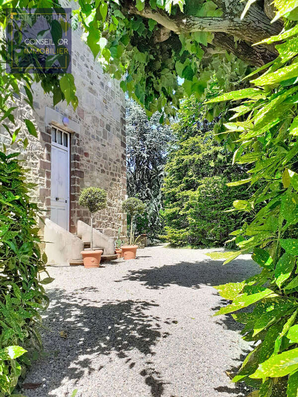 Maison à SAINT-GENIS-LAVAL