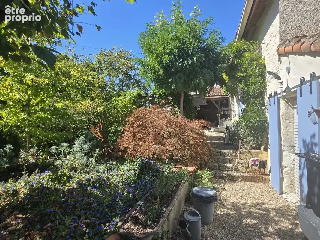 Maison en pierres en harmonie avec son jardin! - photo 27
