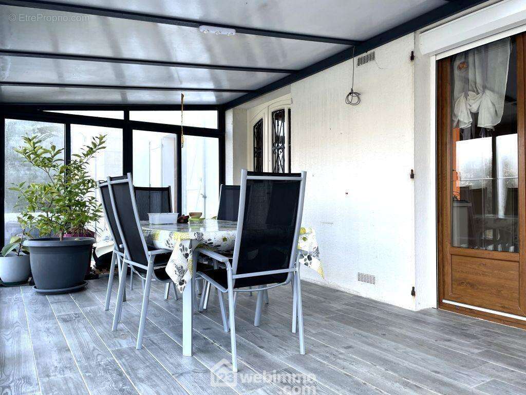 Depuis la pergola vitrée, - Maison à RICHELIEU