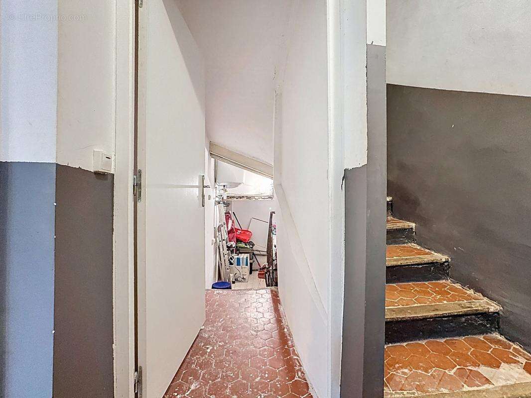 Appartement à MARSEILLE-2E