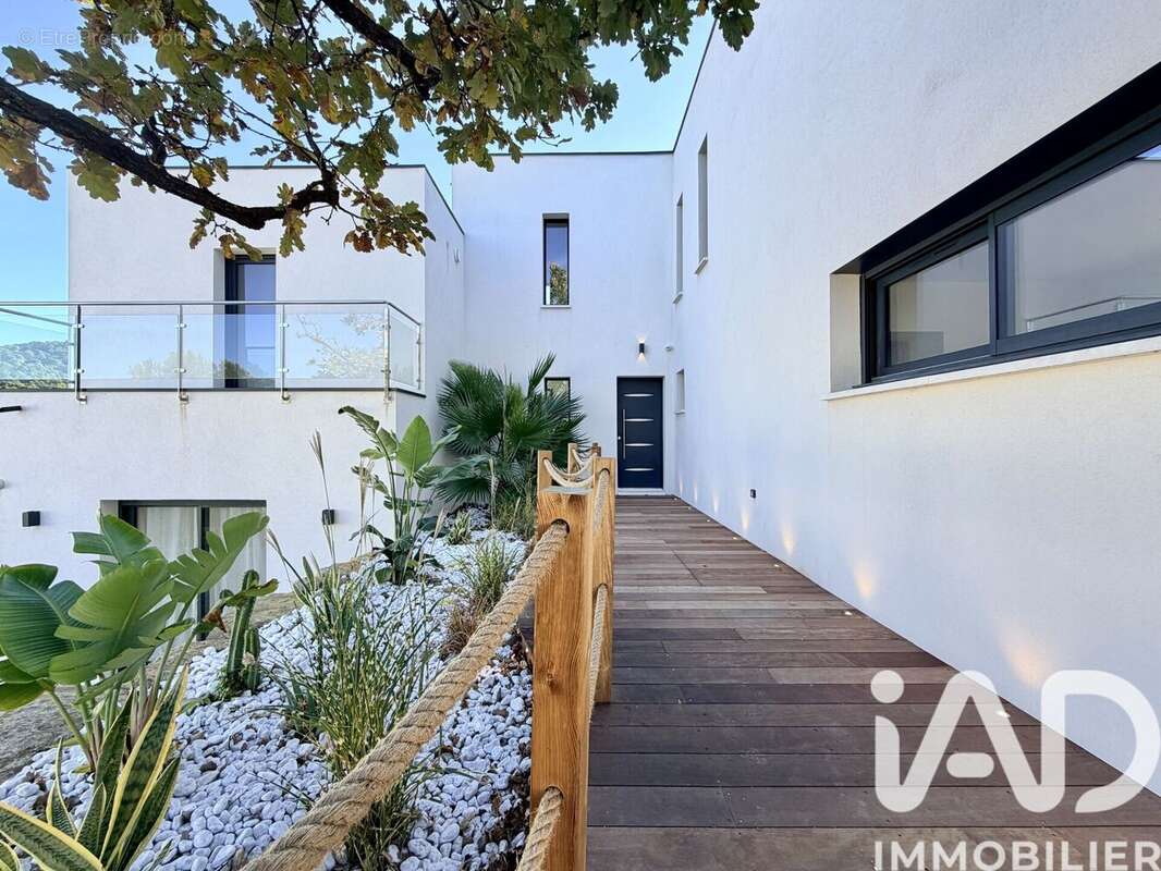 Photo 3 - Maison à SOLLIES-TOUCAS