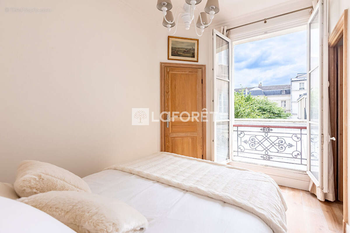 Appartement à PARIS-3E