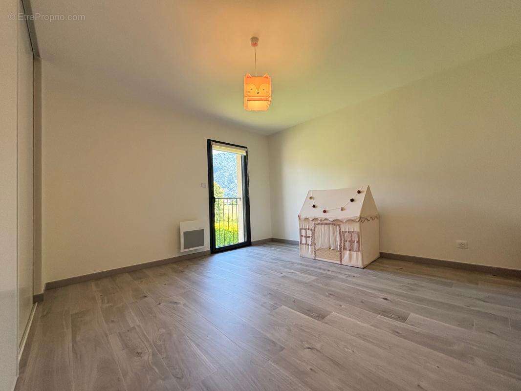 Maison neuve de 125 m2 sur 244 m2 de terrain - photo 9
