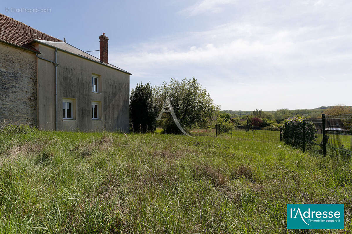 Maison à FAVEROLLES-ET-COEMY