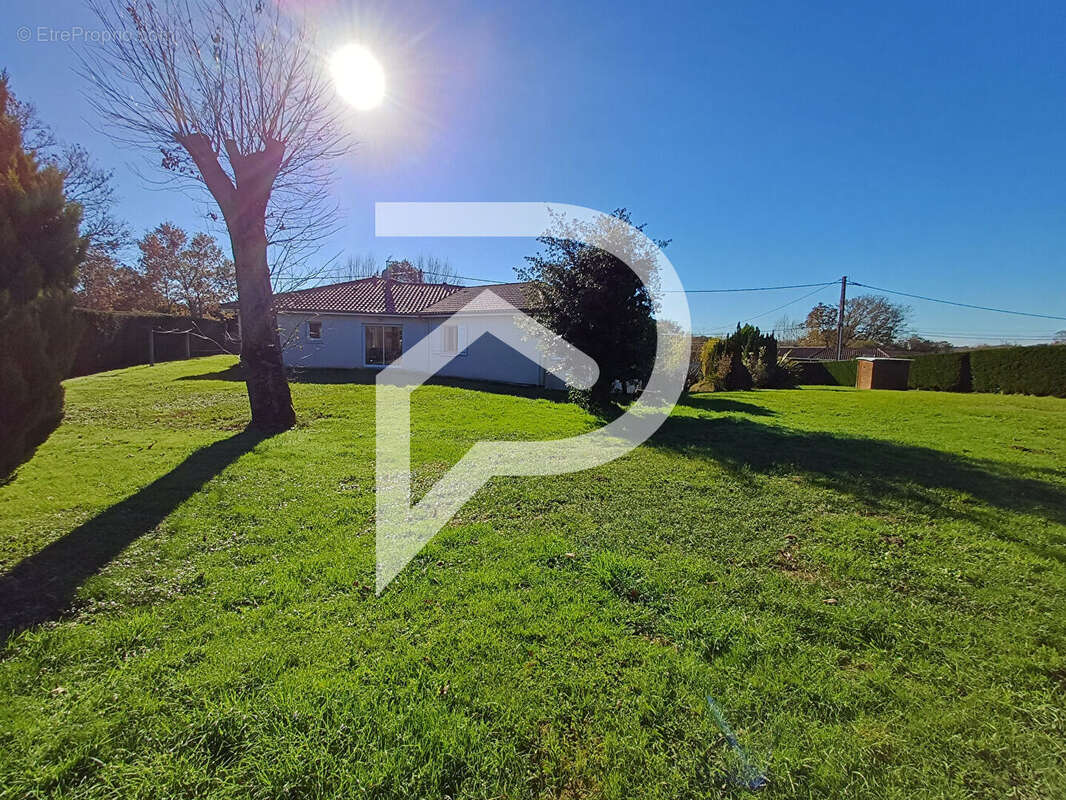 Maison à SAINT-PE-DE-LEREN