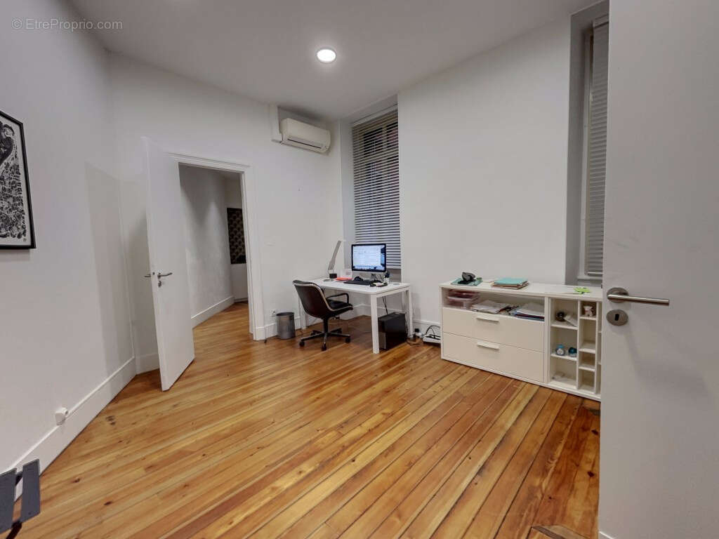 TOULOUSE   JEANNE D’ARC / BD DE STRASBOURG local commercial ou professionnel 80 m2 - photo 4