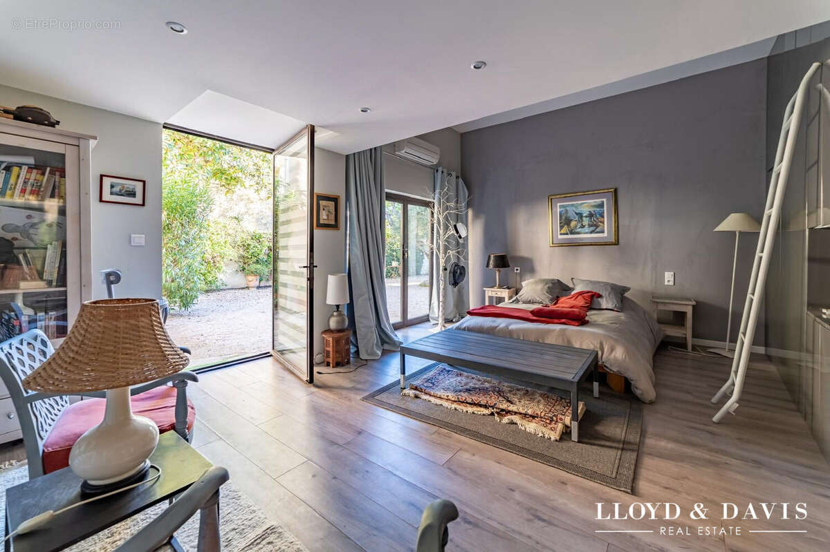 Maison 232 m² à Pignan  - photo 8