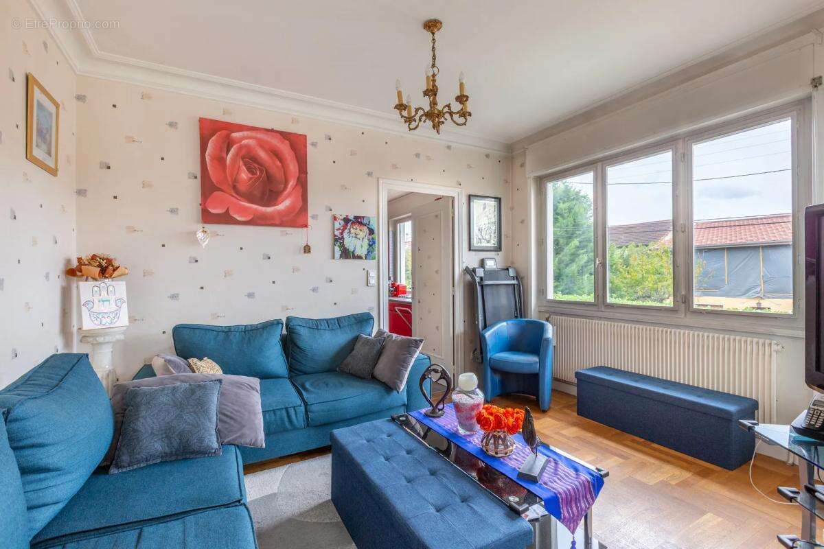 Maison à TASSIN-LA-DEMI-LUNE