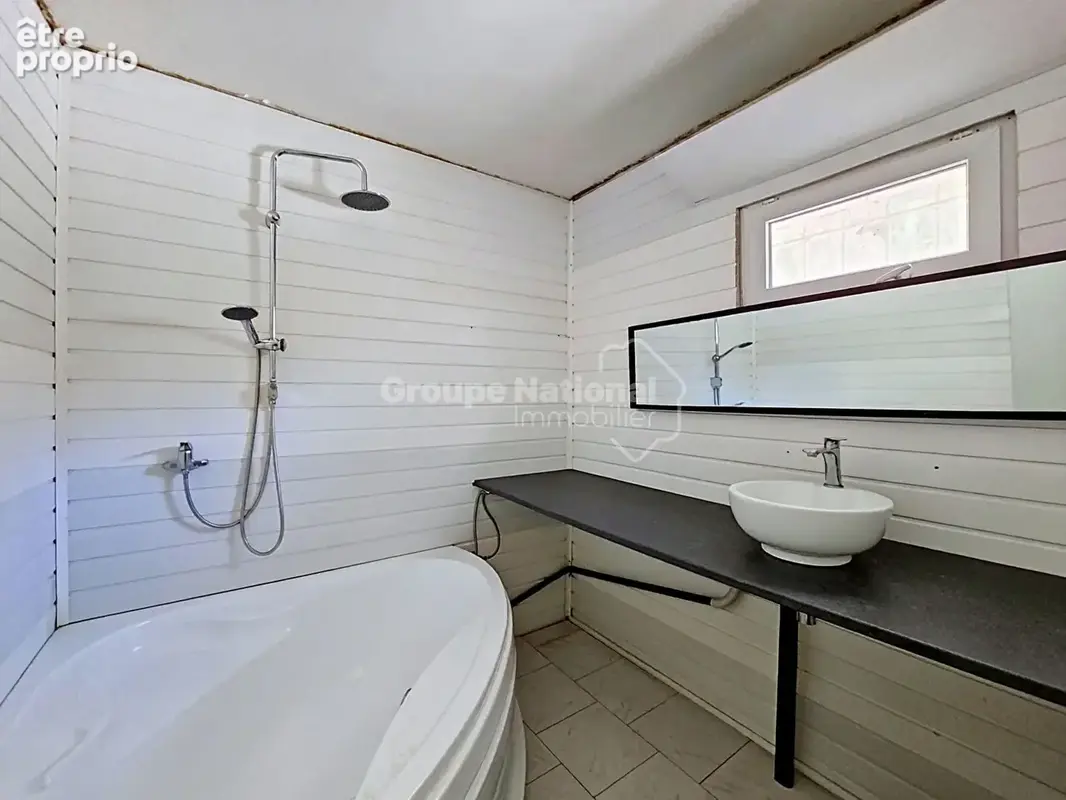 Maison familiale 144 m² ? beaux volumes, jardin arboré et fort potentiel - photo 9