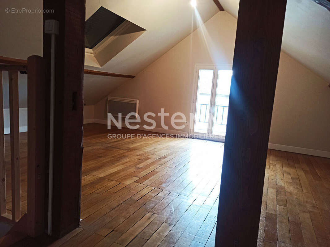 Maison à LA CHAUSSEE-SAINT-VICTOR