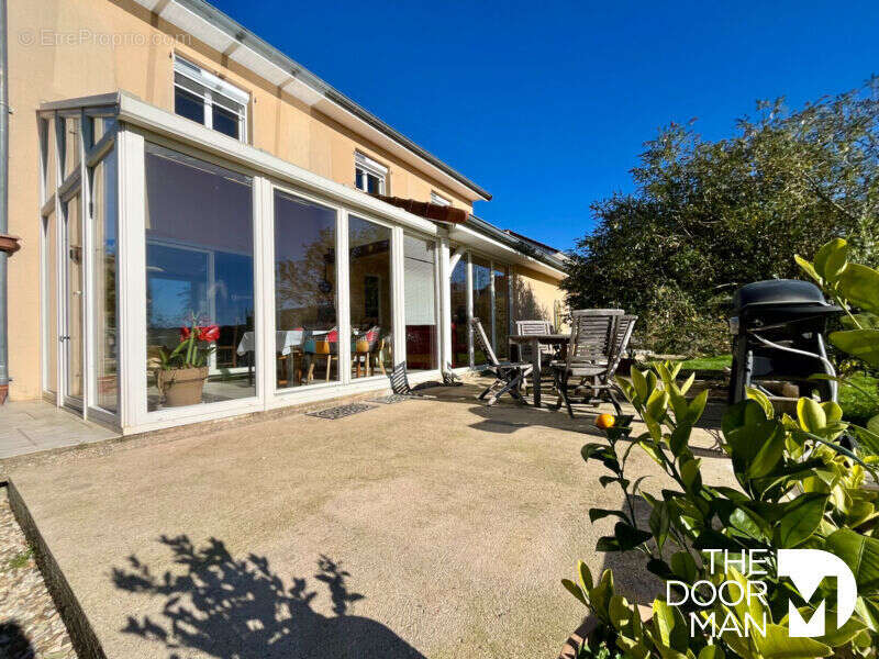 Maison à NEUILLY-L&#039;EVEQUE